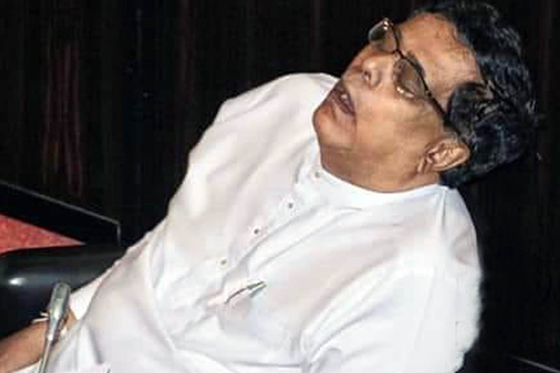 ගුවන් සේවකයින්ගේ ප්‍රශ්න වලට තග දමා පැන යන සිරිපාල